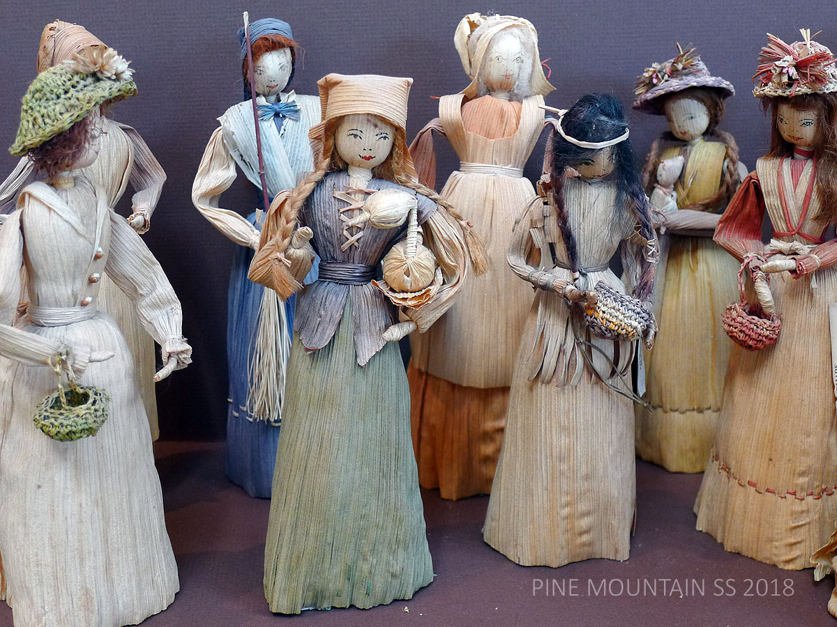 ARTS AND CRAFTS Corn Husk Dolls - PINE MOUNTAIN SETTLEMENT SCHOOL