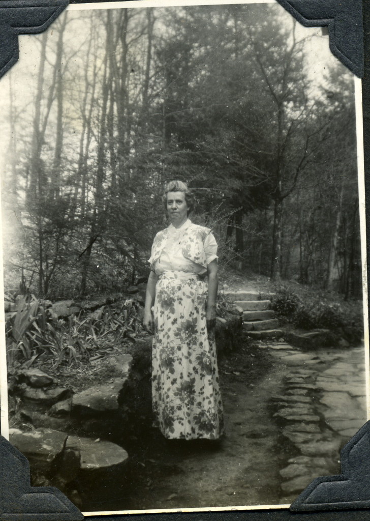 GRACE M. ROOD Photograph Album Gallery Two