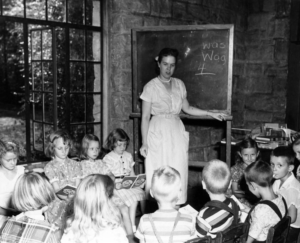 054 PHOTOGRAPHS VII LW Children and Classes