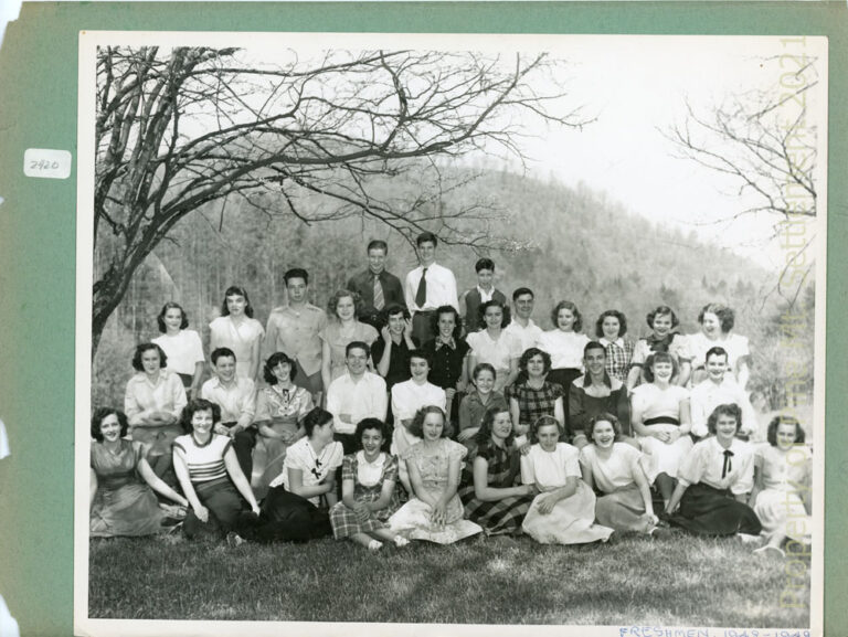 097 PHOTOGRAPHS Students 19301949 pages PINE MOUNTAIN SETTLEMENT SCHOOL COLLECTIONS